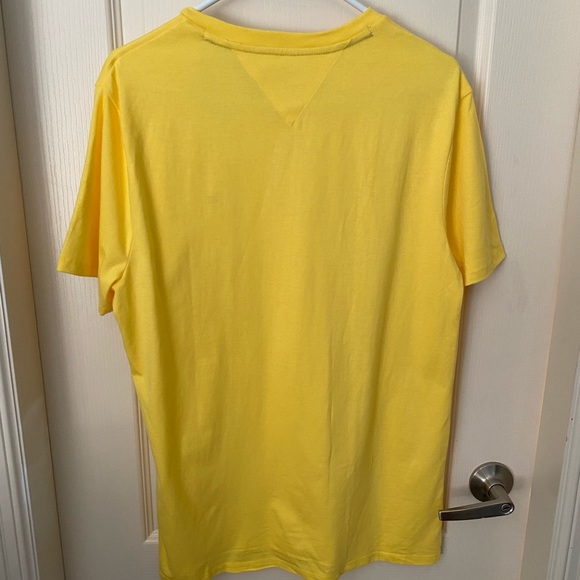 (NWT) TOMMY HILFIGER Core Flag T-Shirt - Picture 3 of 3